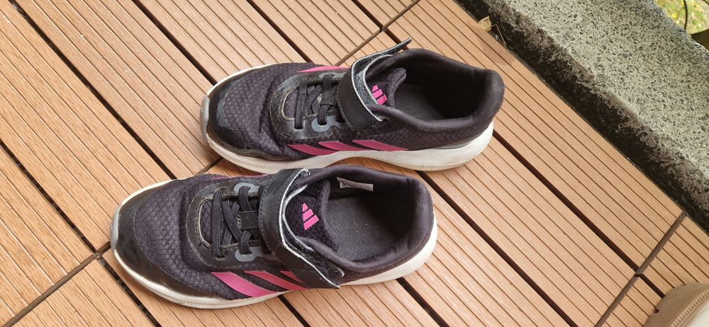 Маратонки, ботуши nike, adidas, puma, buffalo, за близнаци