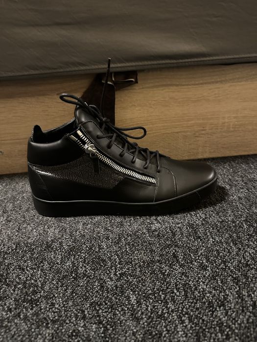 Нови обувки Giuseppe zanotti