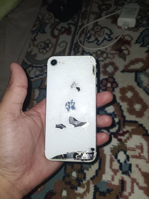 Продам или Обмен  Айфон СЕ 64гб