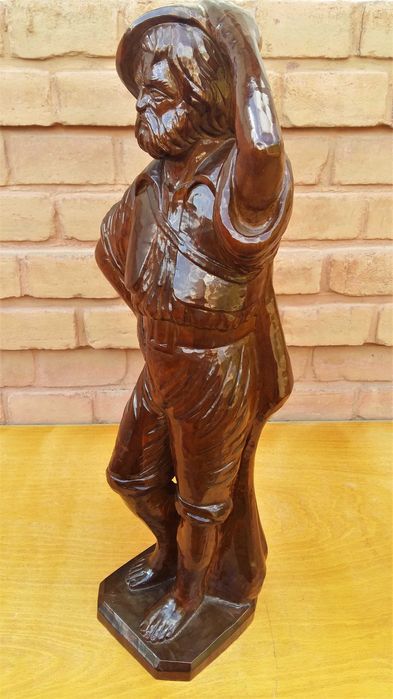 Statuie din lemn masiv vintage.