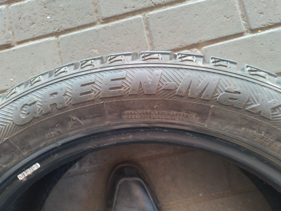 Продам шына зимнй