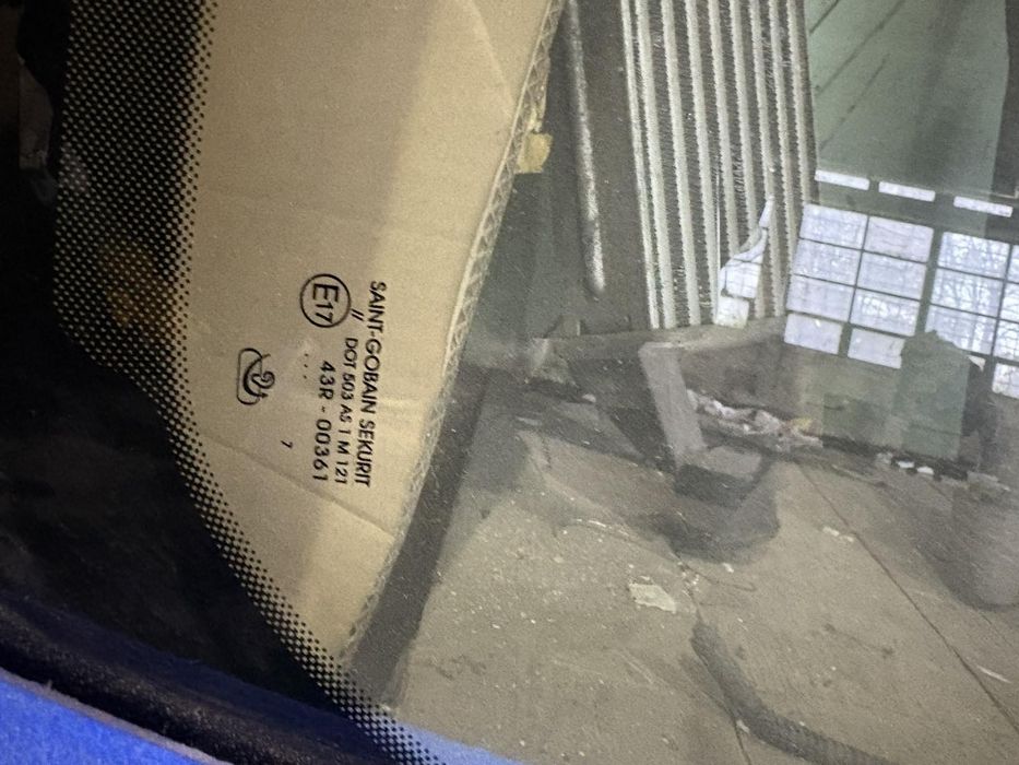 Предно стъкло за Ауди Q7  до 2006 Оригинално