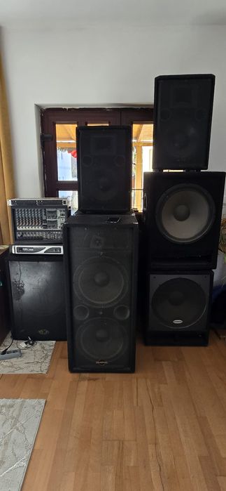 Vind boxe profesionale cu mixer si statie pret 5500