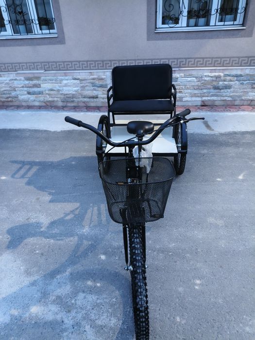 Велосипед готовый взрослый ,для двух детей в зайди.