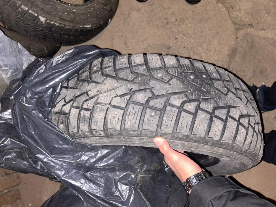 Шины зима 215/65/R16