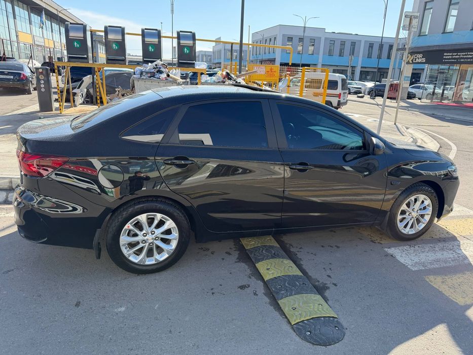 Monza 1,5L Atmosferniy Qora MetanGaz bor 47 min yurgan 1600$ bilan !