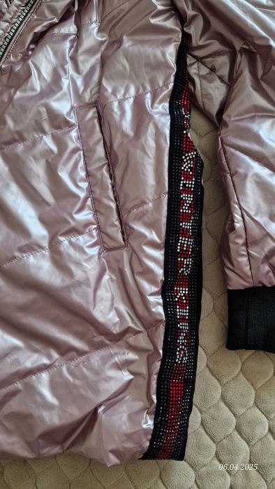 Продам легкую куртку на девочку