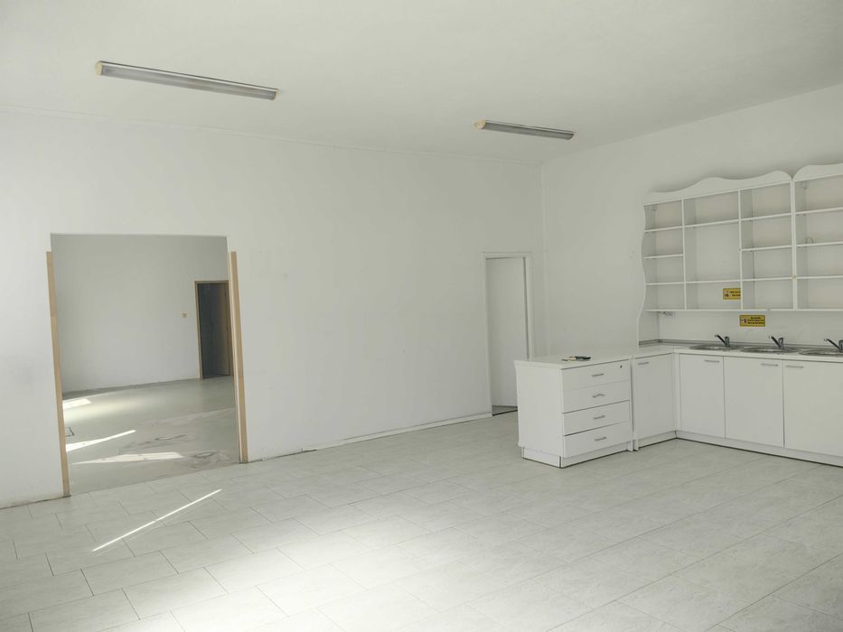 Дава се под наем Офис в с. Труд, Област Пловдив - 120 кв.м за 382.5 € - Снимка #1