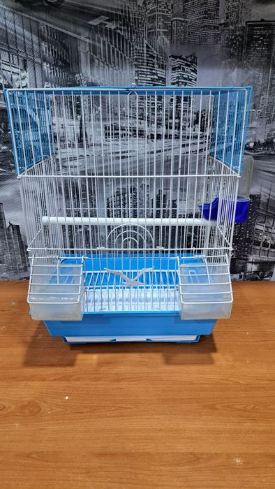 Продам клетку для попугаев
