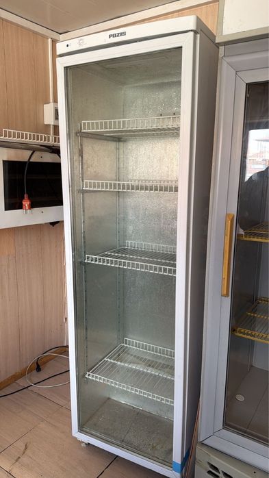 Холодильник витринный, морозильник