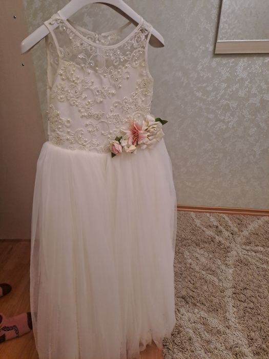 Продам белое платье