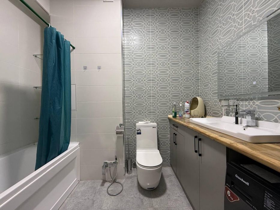 2/8/10 74м2 жк SAYRAM AVENUE БИЙ / кирпич / кадастр