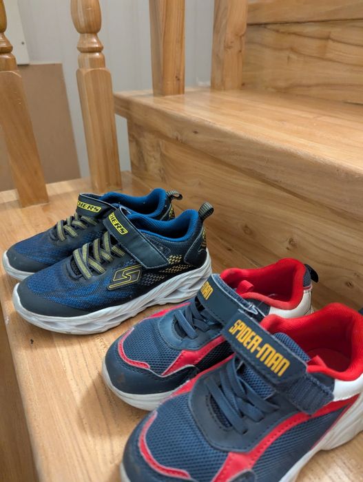 Детские кроссовки