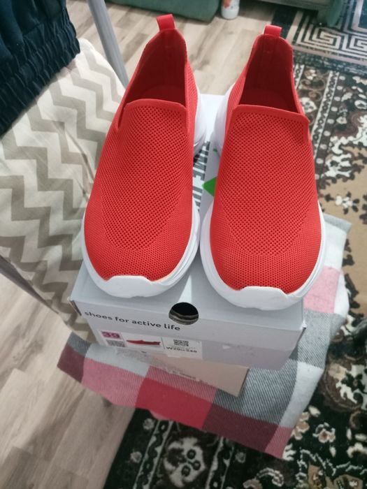 Продам новую женскую обувь