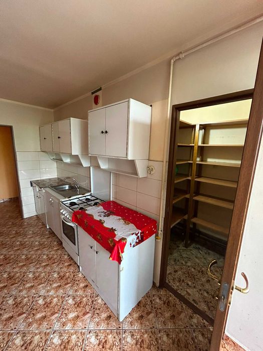 Vând apartament 4 camere (85 mp) – Ultracentral, Teiuș, județul Alba