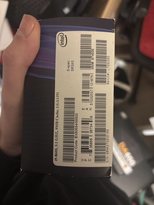 Vand I5-8600 3.1 ghz turbo 4.3,full box procesor si cooler nou