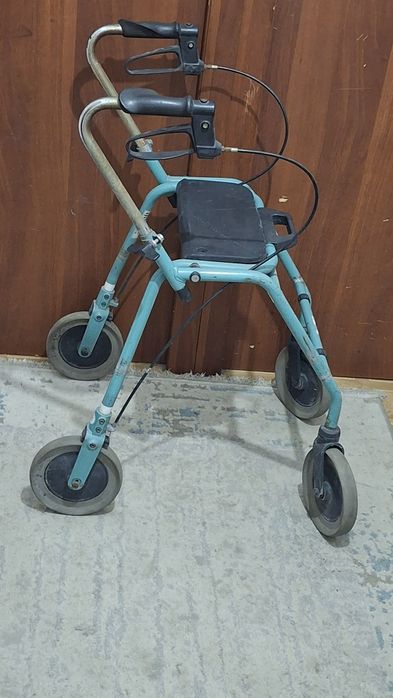 Ходунок для взрослых ролатор