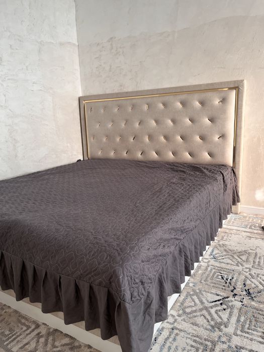 Спальный кроват