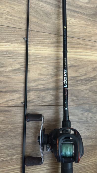 Lansetă și mulinetă baitcaster (ocupat)