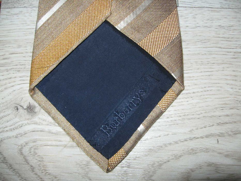 Burberrys Christian Dior вратовръзки, цена за брой