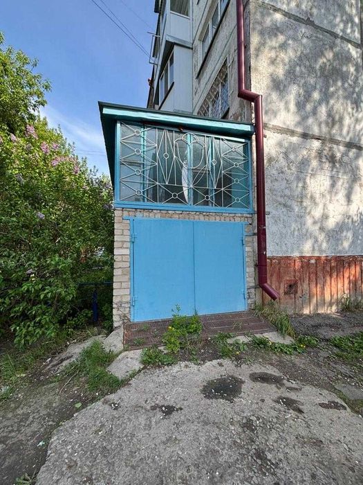 Продам 3- ком квартиру район Уют