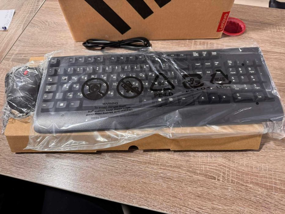 Настолен компютър Lenovo M70s Gen 3 (11T7) i3-12100 16GB 256GB