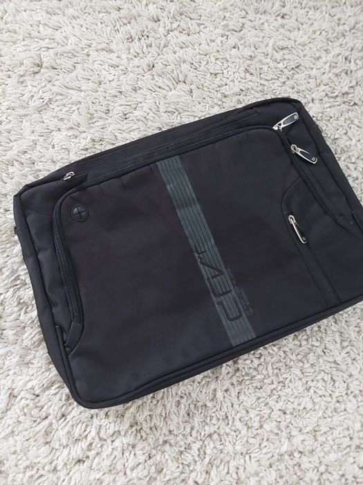 Чанта за лаптоп на Dicota и подарък Gabol.