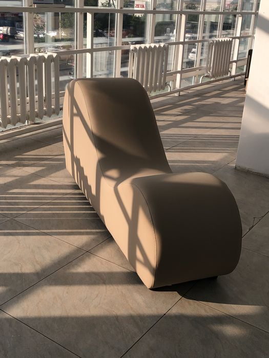 диван в оригинальном стиле