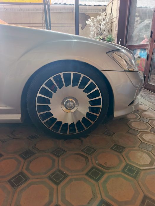 Диски с резиной.