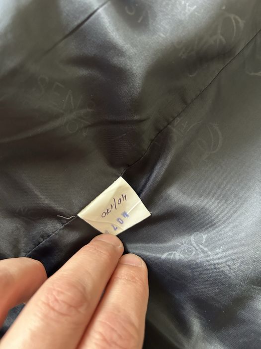 Продам две жилетки на мальчика