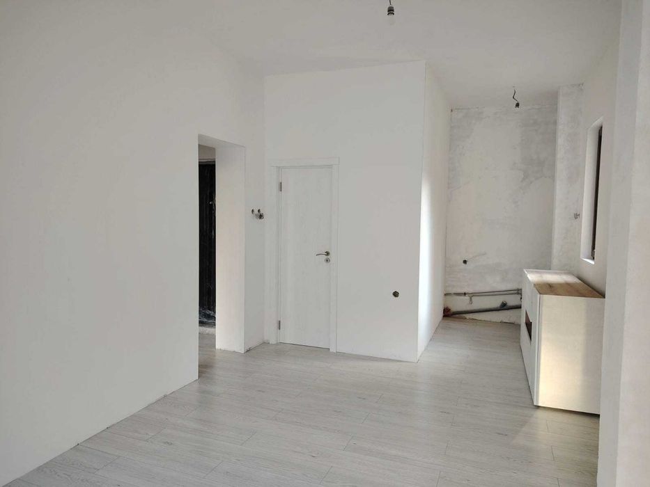 Продава се Двустаен апартамент в Перник, Варош - 56 кв.м за 1840 €/кв.м - Снимка #3