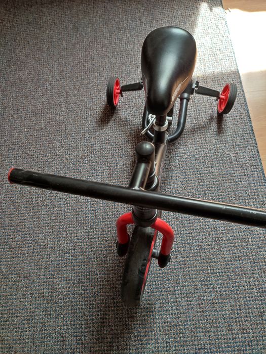 Bicicleta fara pedale cu roti ajutatoare și bicicleta