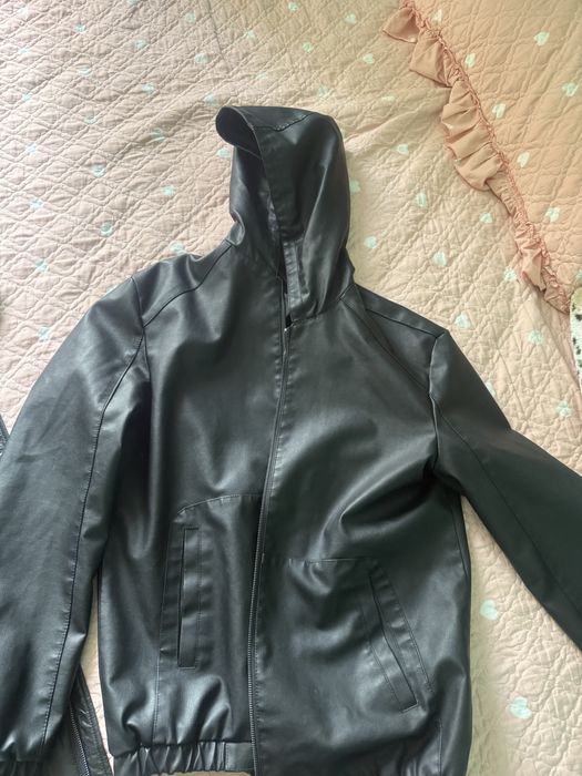 Куртка кожанная…………