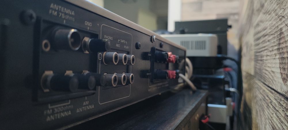 Усилвател Hitachi SR-2000L