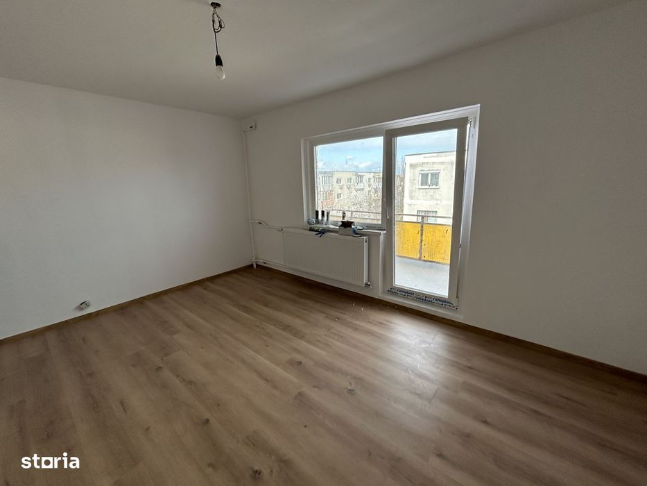 Vand apart.1 cam.situat in Micalaca,str.Vaslui,st. 50 mp,et.4/4,modern