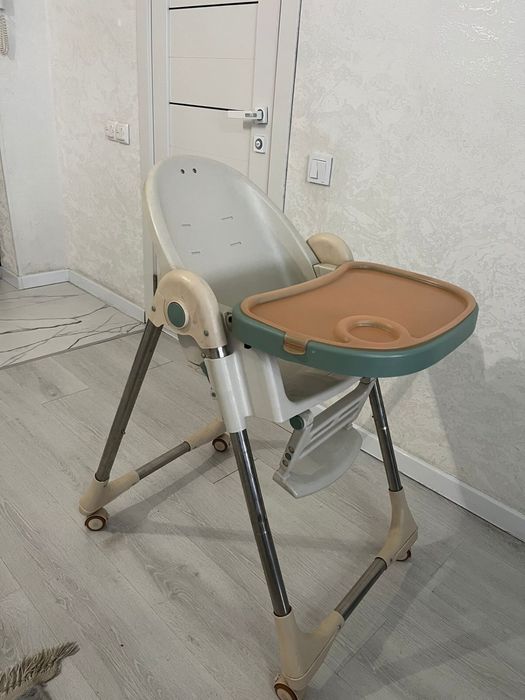 Детский стульчик для кормления