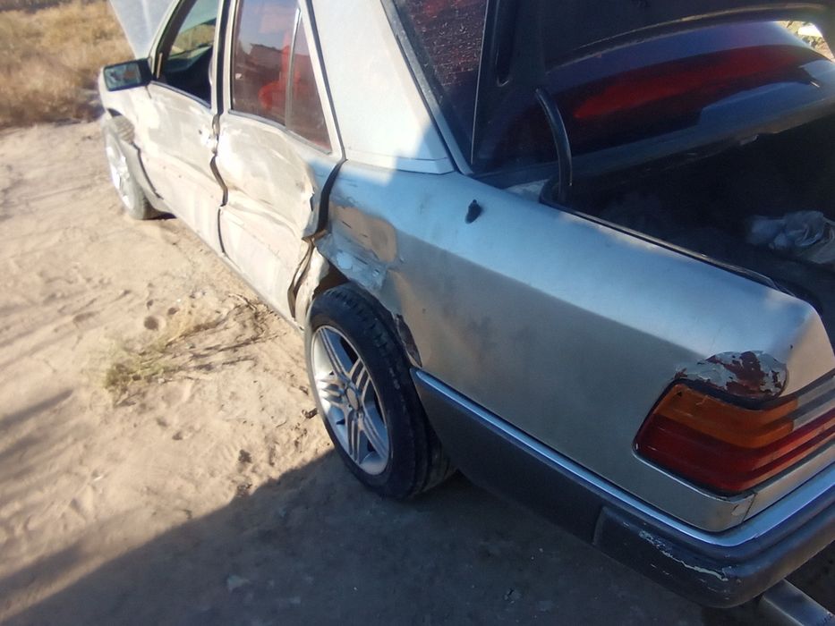 Машина Мерседес бенс