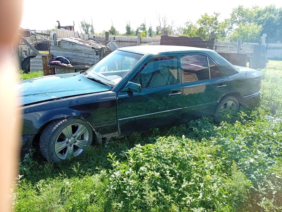 Продам Мерседес 124