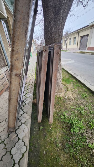 Продам старые ворота вместе с каркасом
