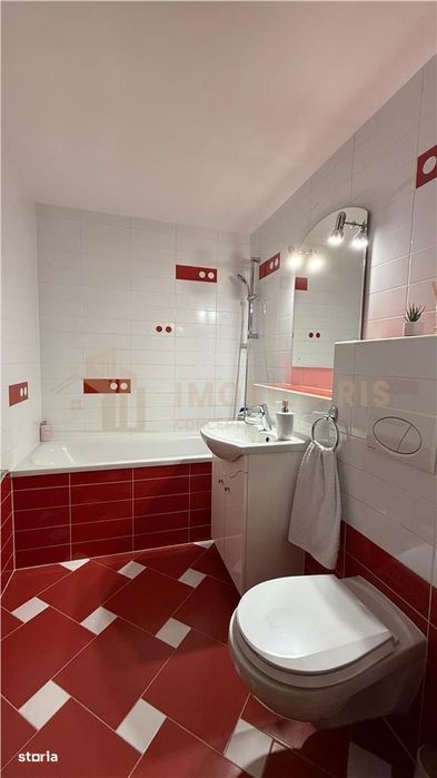 Apartament 3 camere + garaj, zona Moldovei