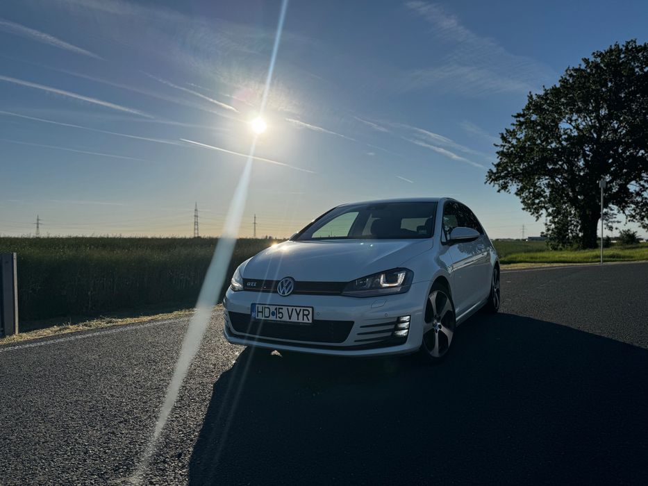 Volkswagen Golf 7 GTI 2.0 TSI 220hp