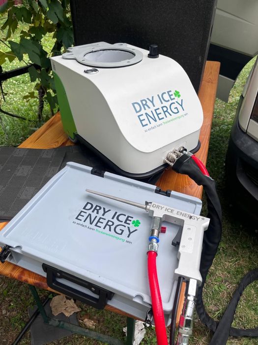 Vand Afacere la cheie. Curatare cu gheata carbonica