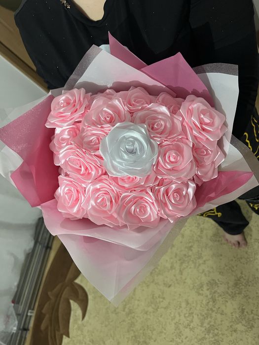 Vând buchete de florii