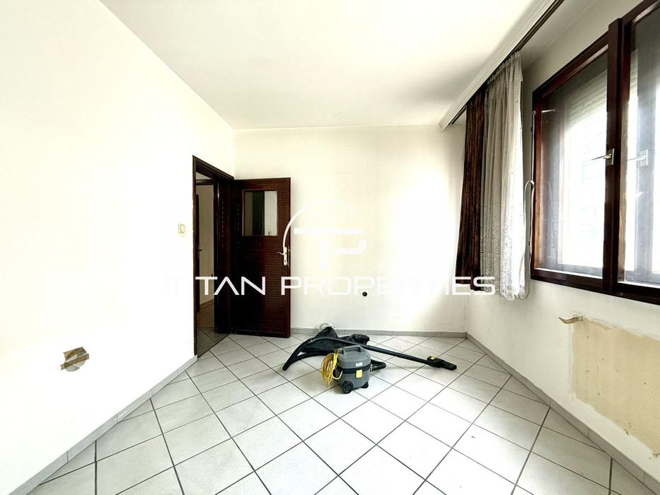 Тристаен апартамент за продажба в кв.Мараша