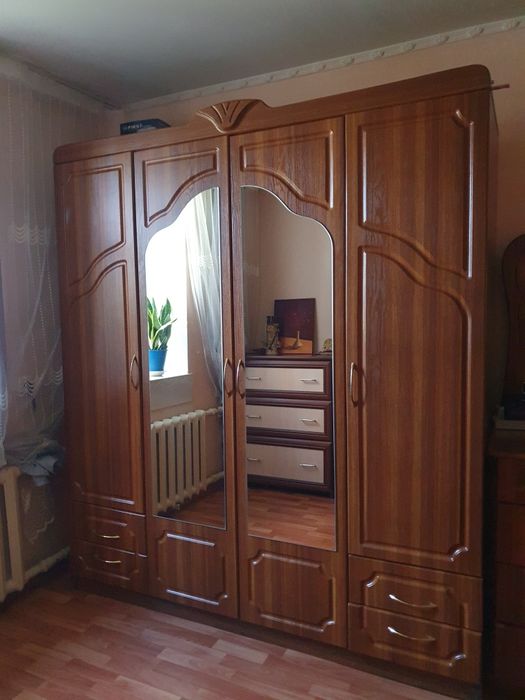 Спальный гарнитур