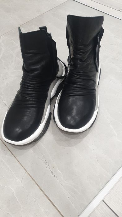 Продам кожаные ботинки