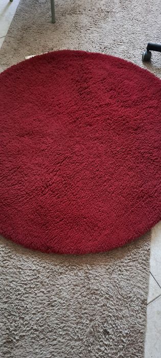 Covoraș oval ,visiniu