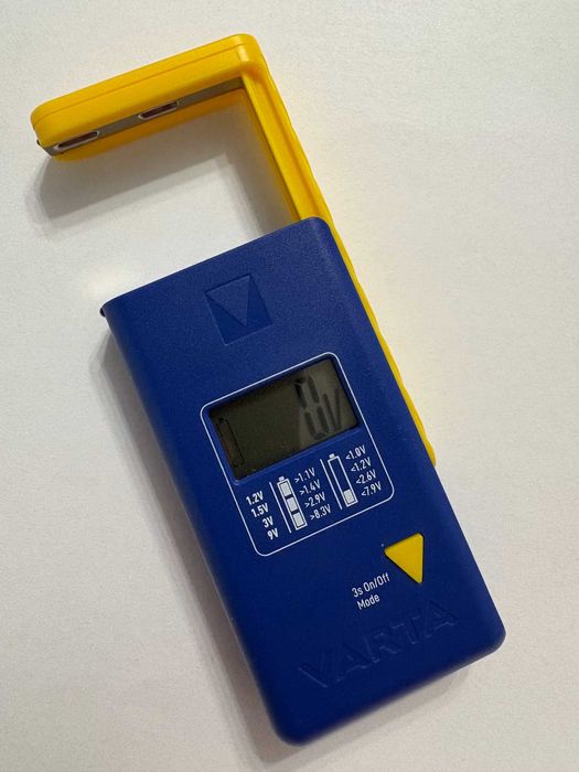 Tester portabil pentru verificat baterii