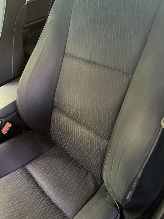 Продавам BMW-E39 520i