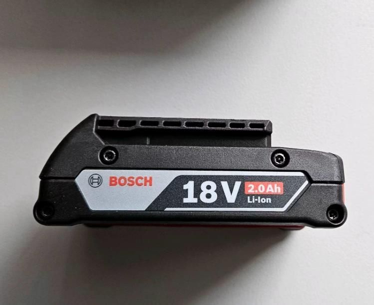 Baterie noua Bosch 18v 2ah. Garantie 3 ani